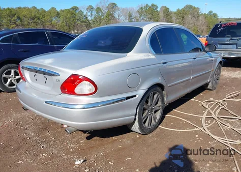 2003 Jaguar X-Type 3.0 z USA, uszkodzony, nr VIN SAJEA51C03WD06680
